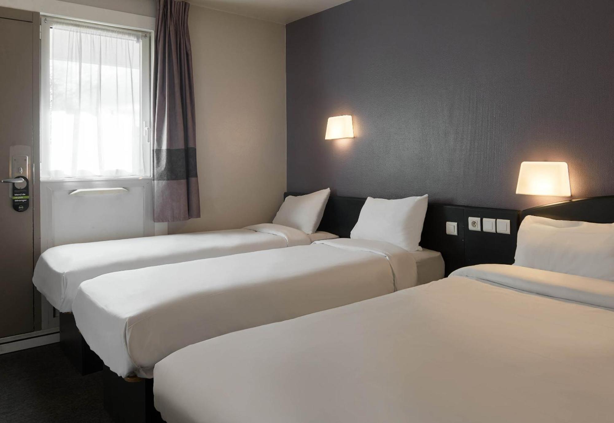 B&B Hotel Saclay Exterior photo